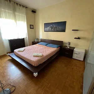 Impeccable 3 Bedroom House Up To 6 People 10 Minutes Away From Duomo Appartamento Milano